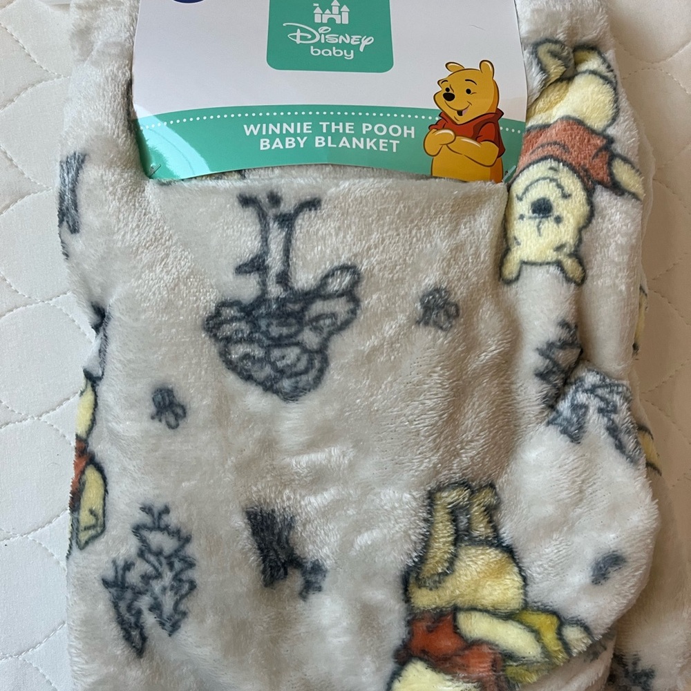 NWT Disney Baby Winnie the Pooh Plush Blanket - Gray and Yellow